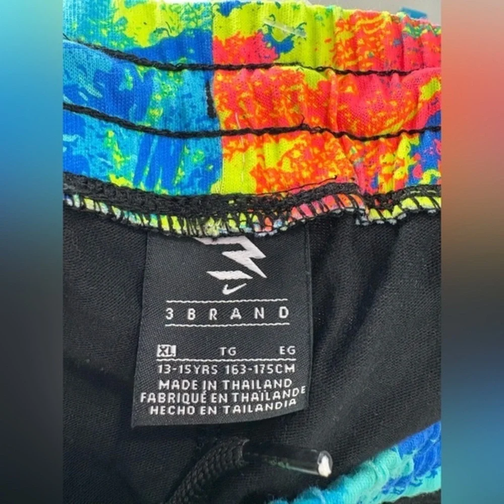 Boys nike shorts size‎ 13-15 new